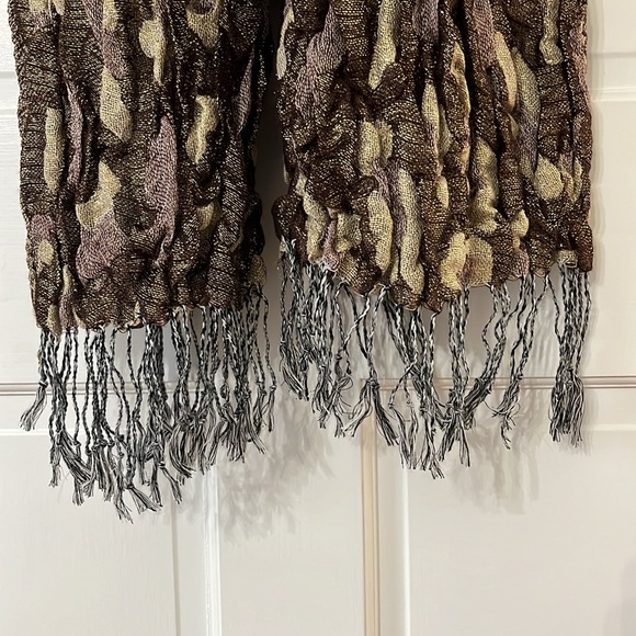 Reversible Leopard Print Shimmer Scarf - Picture 3 of 8